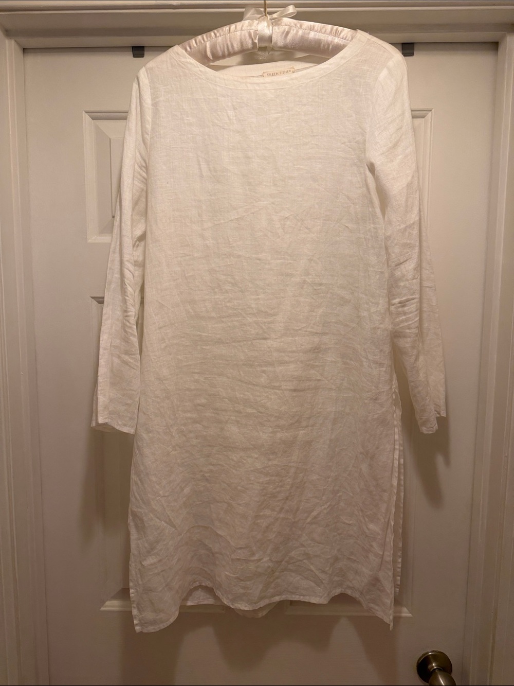 Classic White Long-Sleeve Linen Tunic